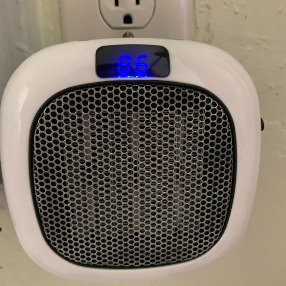 Small Hunter Plug-In Heater